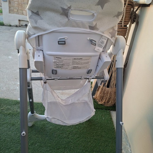 Baby high chair like new with removable tray