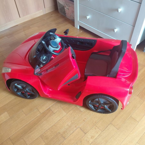 FamousCar 12V electric kids car, red, Ferrari style