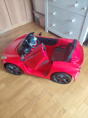 FamousCar 12V electric kids car, red, Ferrari style