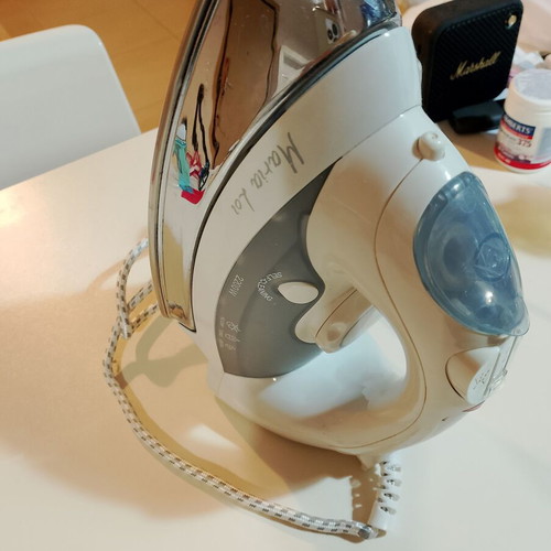 Maria Loi steam iron used, 2200W with self cleaning system