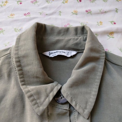 Crop shirt Stradivarius green like new size S