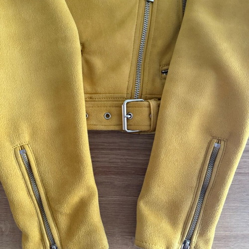 Crop suede jacket like new with silver details, yellow, size M