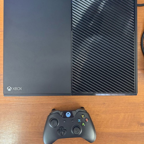 Xbox One 500GB like new