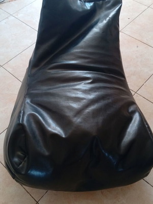 Pouf bean bag set of 2 like new, leatherette