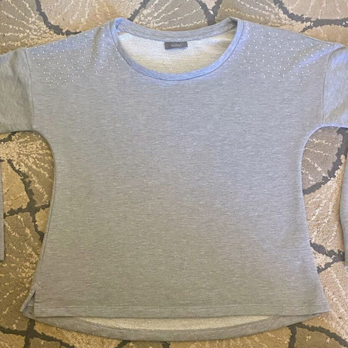 Yessica grey sweatshirt M with shoulder strass