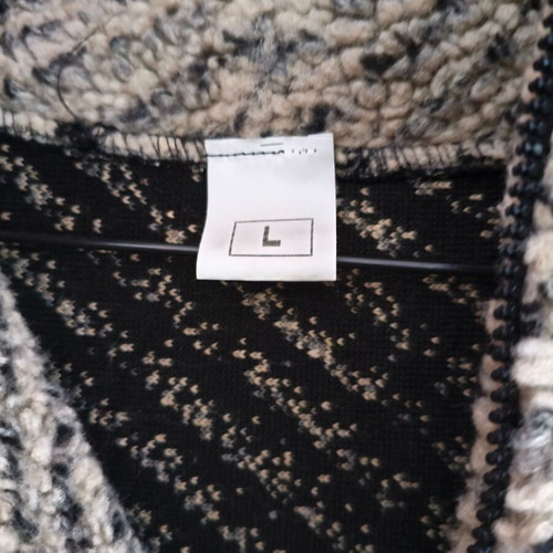 Fleece oversized sherpa pullover with zipper and Nordic design size L like new