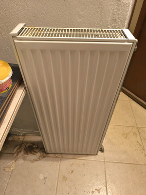 Heating radiator used, dimensions 0.40x0.90 m