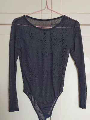 Leopard Print Black Bodysuit like new, size S