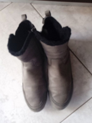 Дамски ботуши Geox употребявани, с пухена подплата, номер 39, сиви