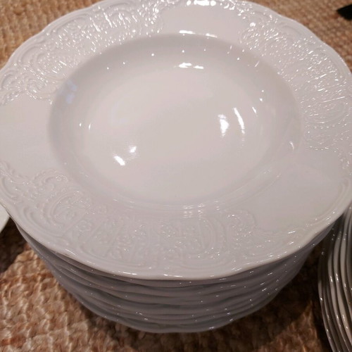 Bavaria white porcelain dish set like new, 43 pieces