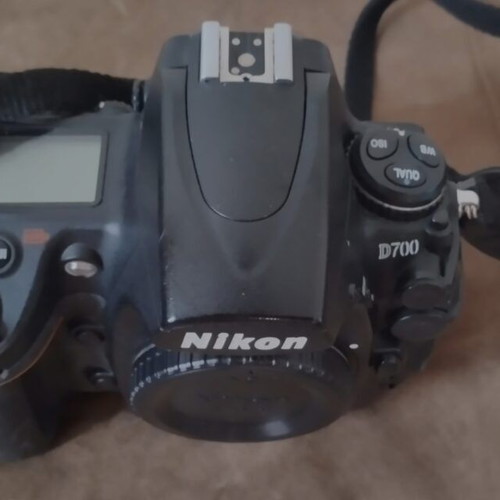 Nikon D700 camera 12.1MP FX-format used, shutter needs replacement