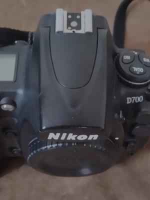 Nikon D700 camera 12.1MP FX-format used, shutter needs replacement