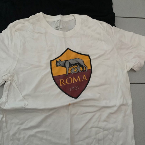Nike Roma and Reebok Large T shirts like new, set of 2