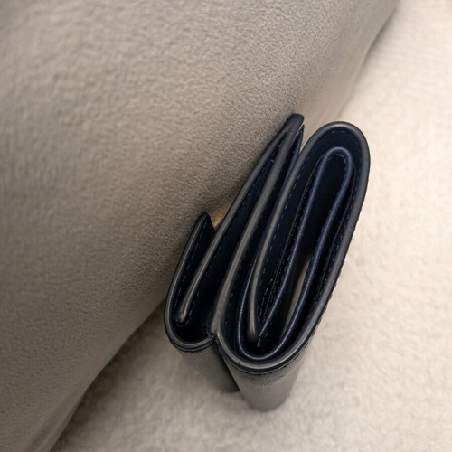 Tommy Hilfiger wallet like new, blue leather