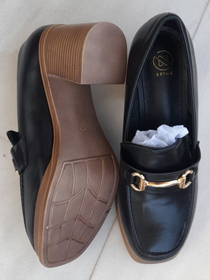 A To Z Greek Shoes new, size 39, 7cm heel, black ERYNM