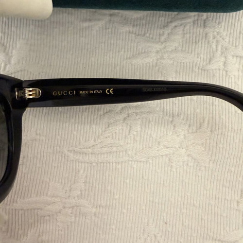Gucci GG0208S001 sunglasses new, black and grey
