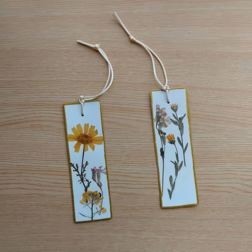 Handmade bookmarks with dried flowers new