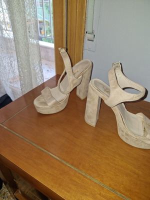 Beige suede platform sandals used, size 37, comfortable and elegant