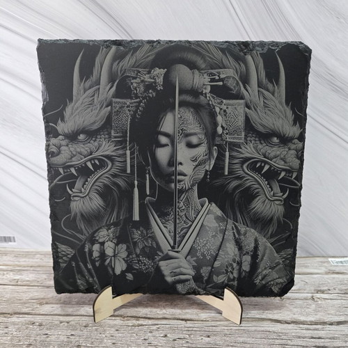Engraved volcanic tile Geisha and Two Dragons new 20x20 cm