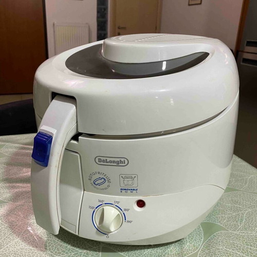 Delonghi Rotofry 1.3 lt fryer used with removable bowl