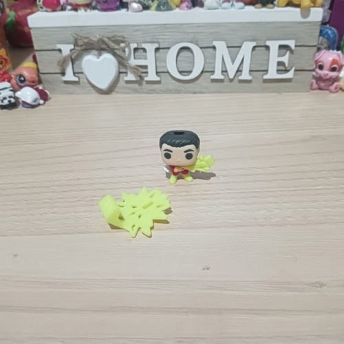 Kinder DC figure like new