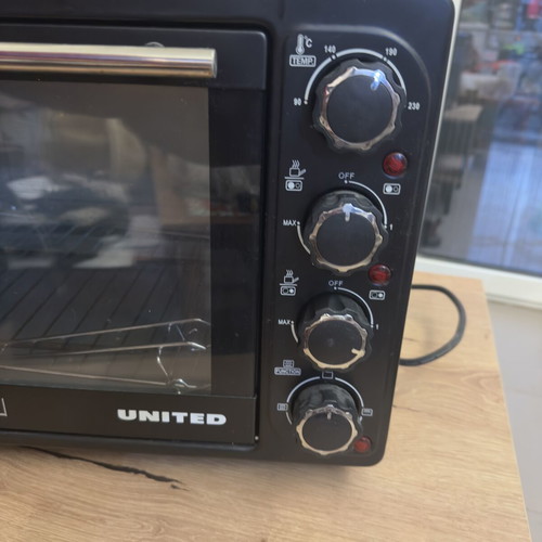 United Oven in Very Good Condition