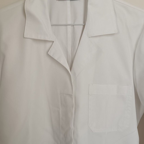 Avra Medical Lab Coat Size 46 Like New White