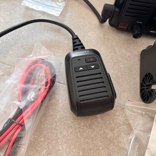 Garmin VHF 115i Marine Radio GPS DSC new