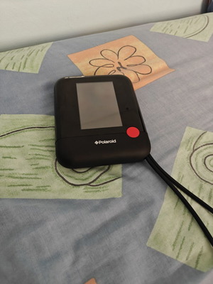 Polaroid Pop Camera POLPOP1BK like new