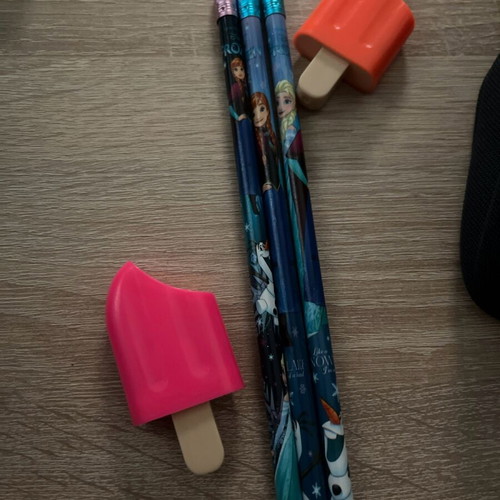 Frozen pencils and icecream highliters like new, set of 5