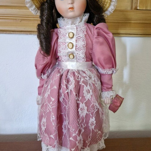 Heritage Mint Collection porcelain doll like new, 40cm