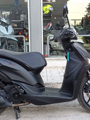 Piaggio Liberty 125 S 2024, σε άριστη κατάσταση, μαύρο