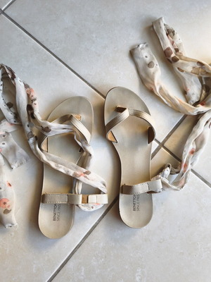 Benetton sandals used with fabric ankle straps, gray beige