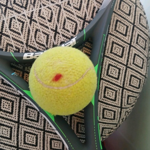 Tennis racket used 16x19 with case and 3 balls