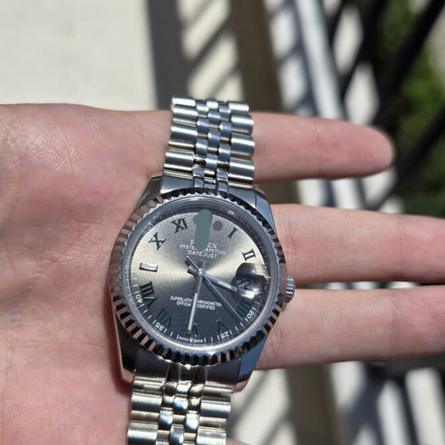 Seiko wristwatch like new, silver, unisex