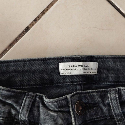 Zara women's flare jeans like new, black and grey