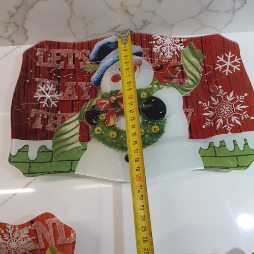 Christmas plates set of 5, new