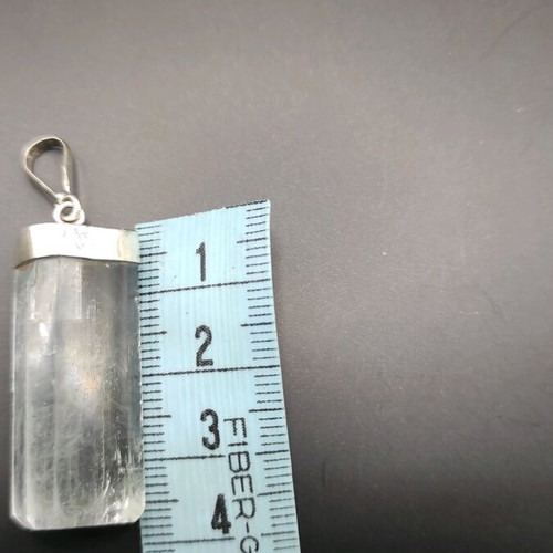 Aquamarine crystal pendant like new, turquoise