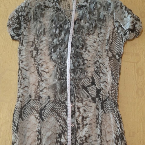 Rinascimento women's shirt animal print like new, multicolor