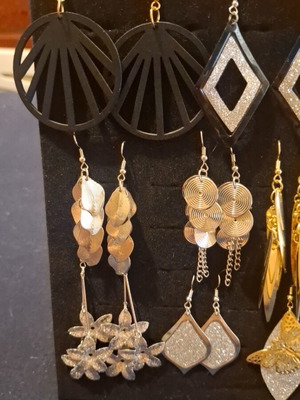 Earrings new, 10 pairs with stand, gold and silver colors