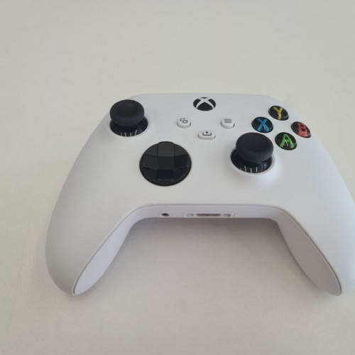Xbox Series controller used with hall effect joysticks