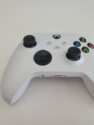 Xbox Series controller used with hall effect joysticks