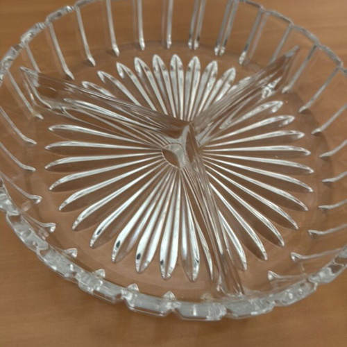 Crystal plate for nuts like new