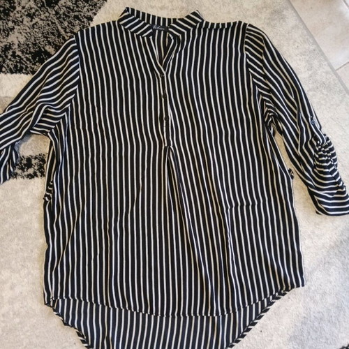 Black and white shirt One Size like new