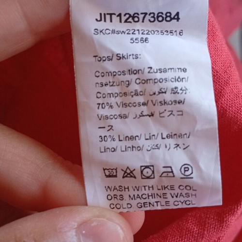Emery Rose skirt and blouse set like new, size large, red