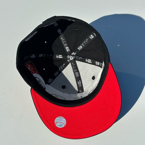 New Era hat new, size 57.7, black and red