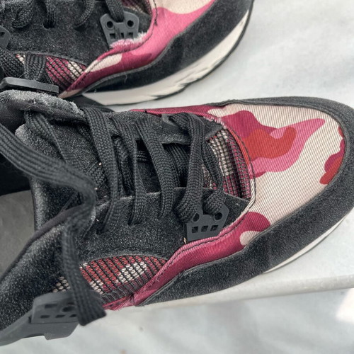 Athletic shoes size 40 like new, black and pink, suede and fabric