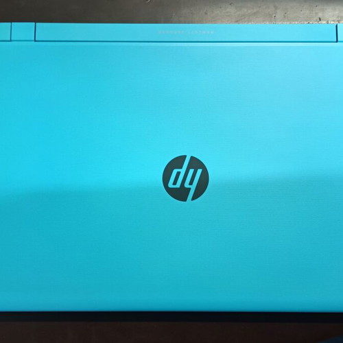 HP Pavilion 15.6" Turquoise Summer Edition laptop σαν καινούργιο, AMD A4, SSD, 8GB RAM