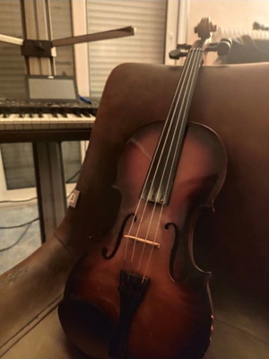 Violin with case and bow like new