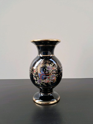 Corfu Handmade Provatas 24 Gold Vase like new